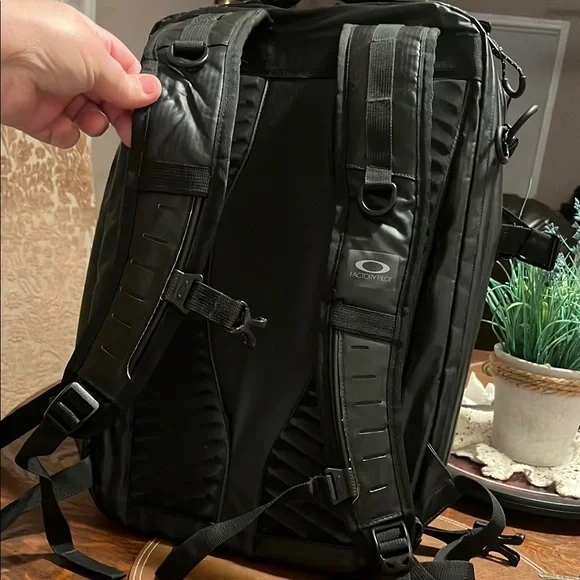 Oakley Waterproof Black Roll-Top Backpack with Tactical Design - Picture 3 of 7